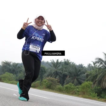 Runner Photo 7503073