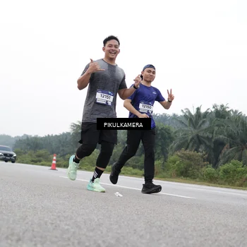 Runner Photo 7503081