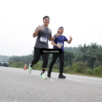 Runner Photo 7503082