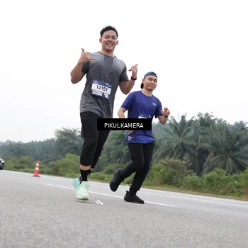 Runner Photo 7503083