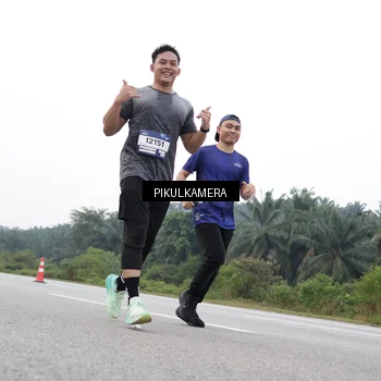 Runner Photo 7503086