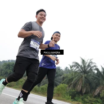 Runner Photo 7503095
