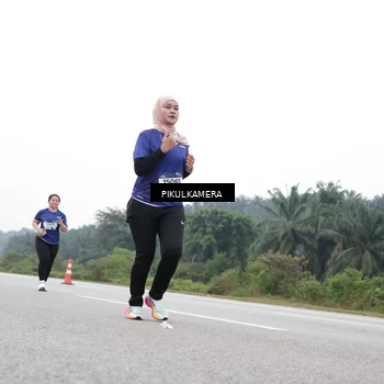 Runner Photo 7503096