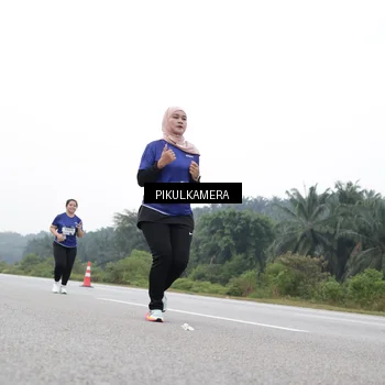 Runner Photo 7503097