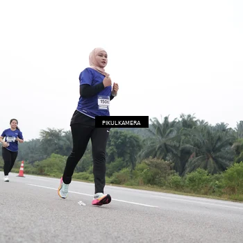 Runner Photo 7503099