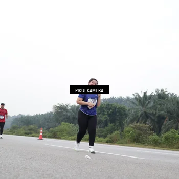 Runner Photo 7503102