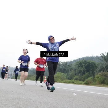 Runner Photo 7503122