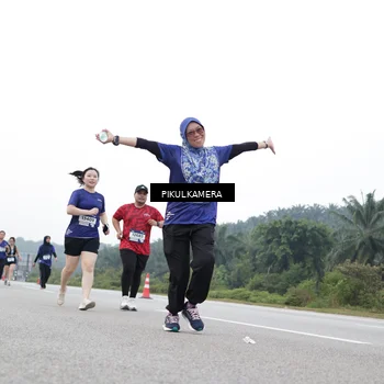 Runner Photo 7503125