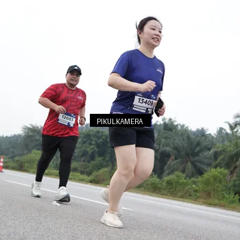 Runner Photo 7503143