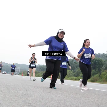 Runner Photo 7503163