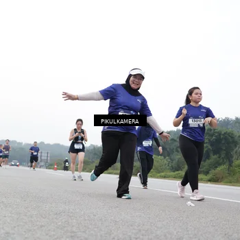 Runner Photo 7503164