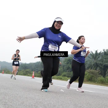 Runner Photo 7503171