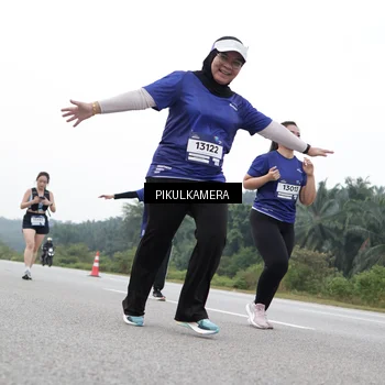 Runner Photo 7503176