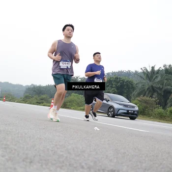 Runner Photo 7503192