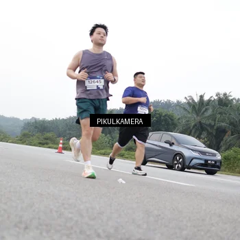 Runner Photo 7503198