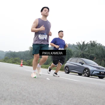 Runner Photo 7503200