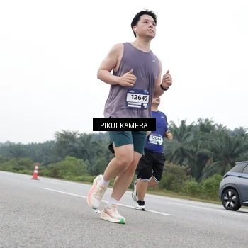 Runner Photo 7503201