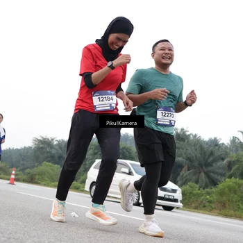 Runner Photo 7503224