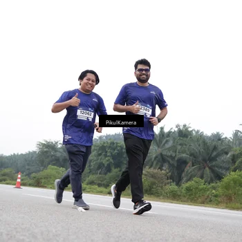 Runner Photo 7503281