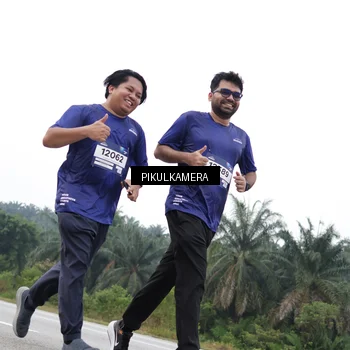 Runner Photo 7503295