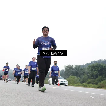 Runner Photo 7503321