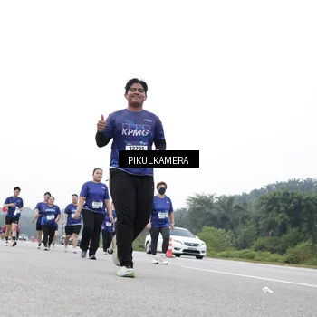 Runner Photo 7503323