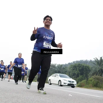 Runner Photo 7503330