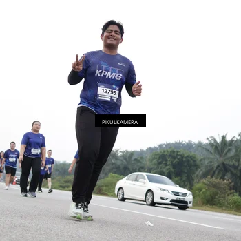 Runner Photo 7503331