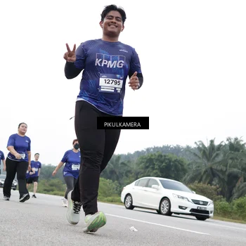 Runner Photo 7503333