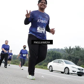 Runner Photo 7503340