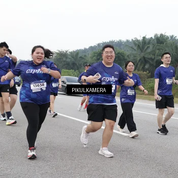 Runner Photo 7503353