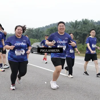Runner Photo 7503354