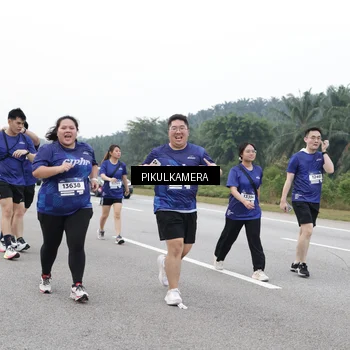 Runner Photo 7503357