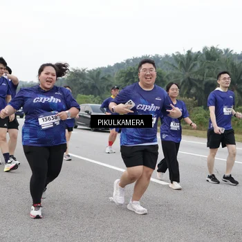 Runner Photo 7503358