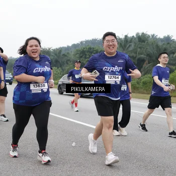 Runner Photo 7503360