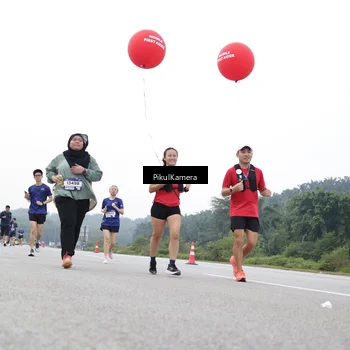 Runner Photo 7503400