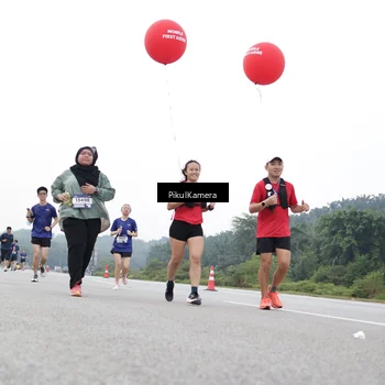 Runner Photo 7503403