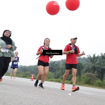 Runner Photo 7503411