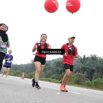 Runner Photo 7503413