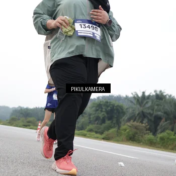 Runner Photo 7503425