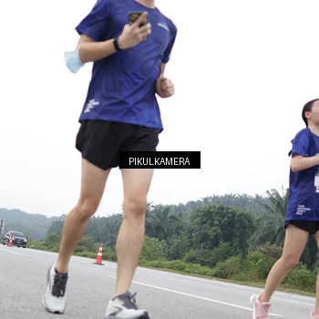 Runner Photo 7503429