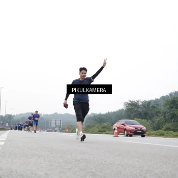 Runner Photo 7503431