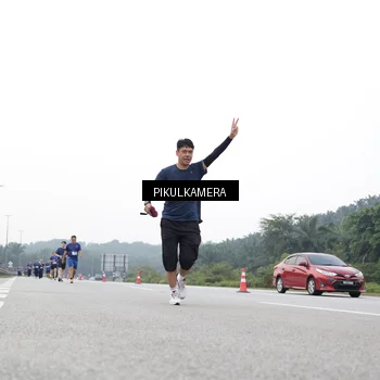 Runner Photo 7503434
