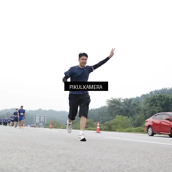 Runner Photo 7503438