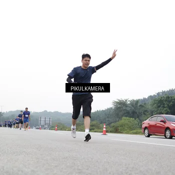 Runner Photo 7503439