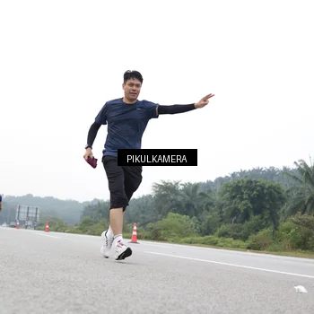 Runner Photo 7503441