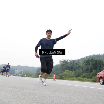 Runner Photo 7503442