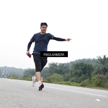 Runner Photo 7503443