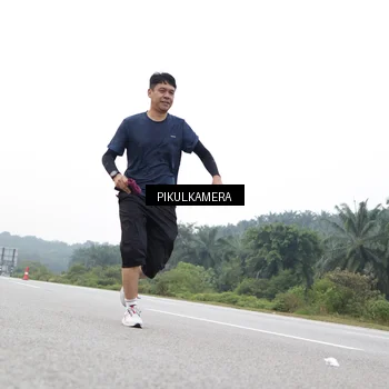 Runner Photo 7503445