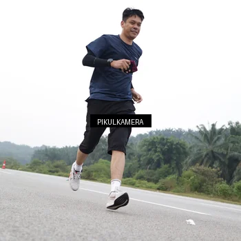 Runner Photo 7503449